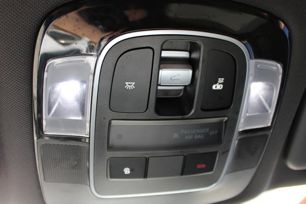 Used 2022 Hyundai Santa Cruz SEL Premium w/ Cargo Package image 32