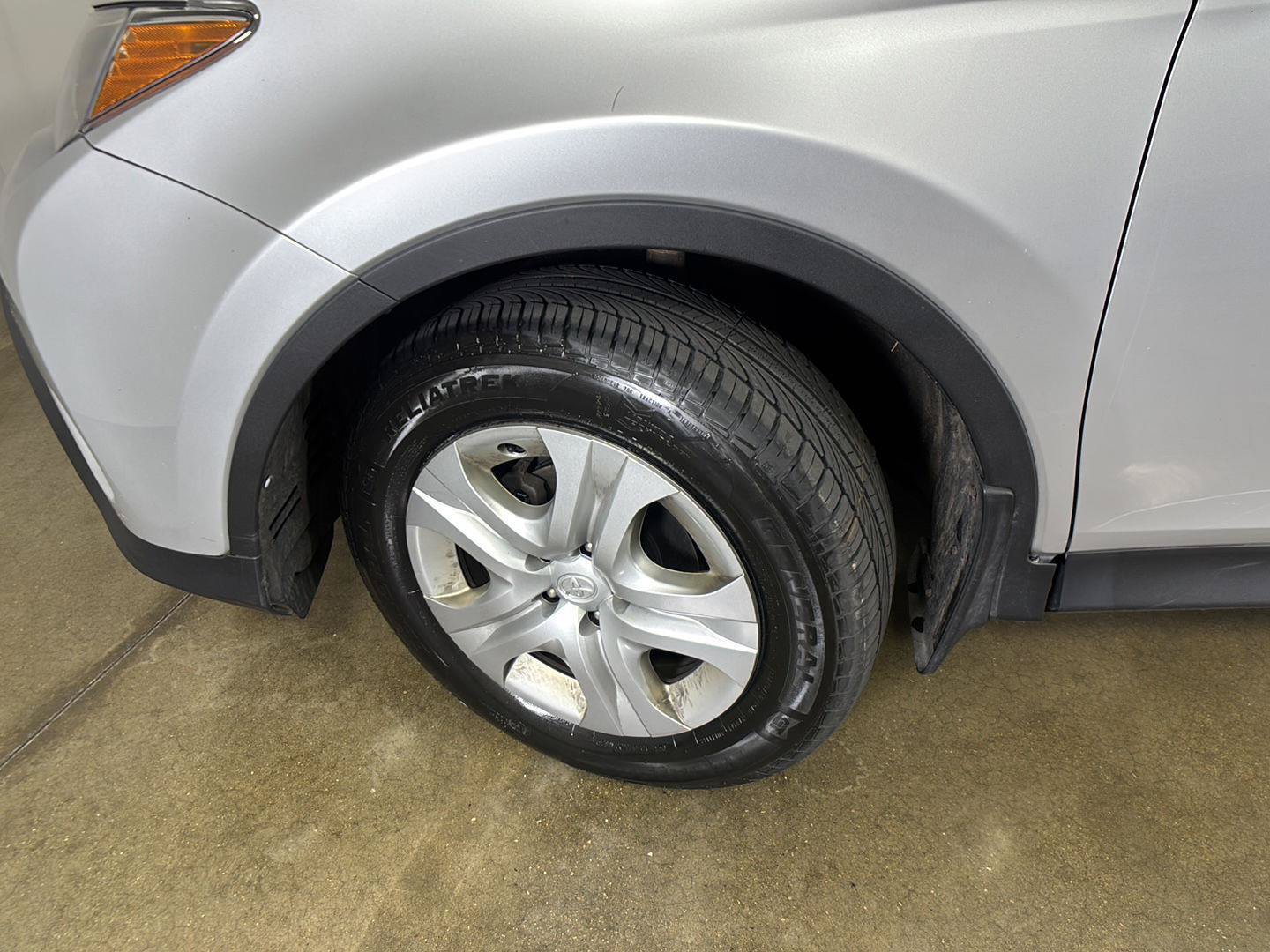 Used 2013 Toyota RAV4 LE AWD/4WD image 5