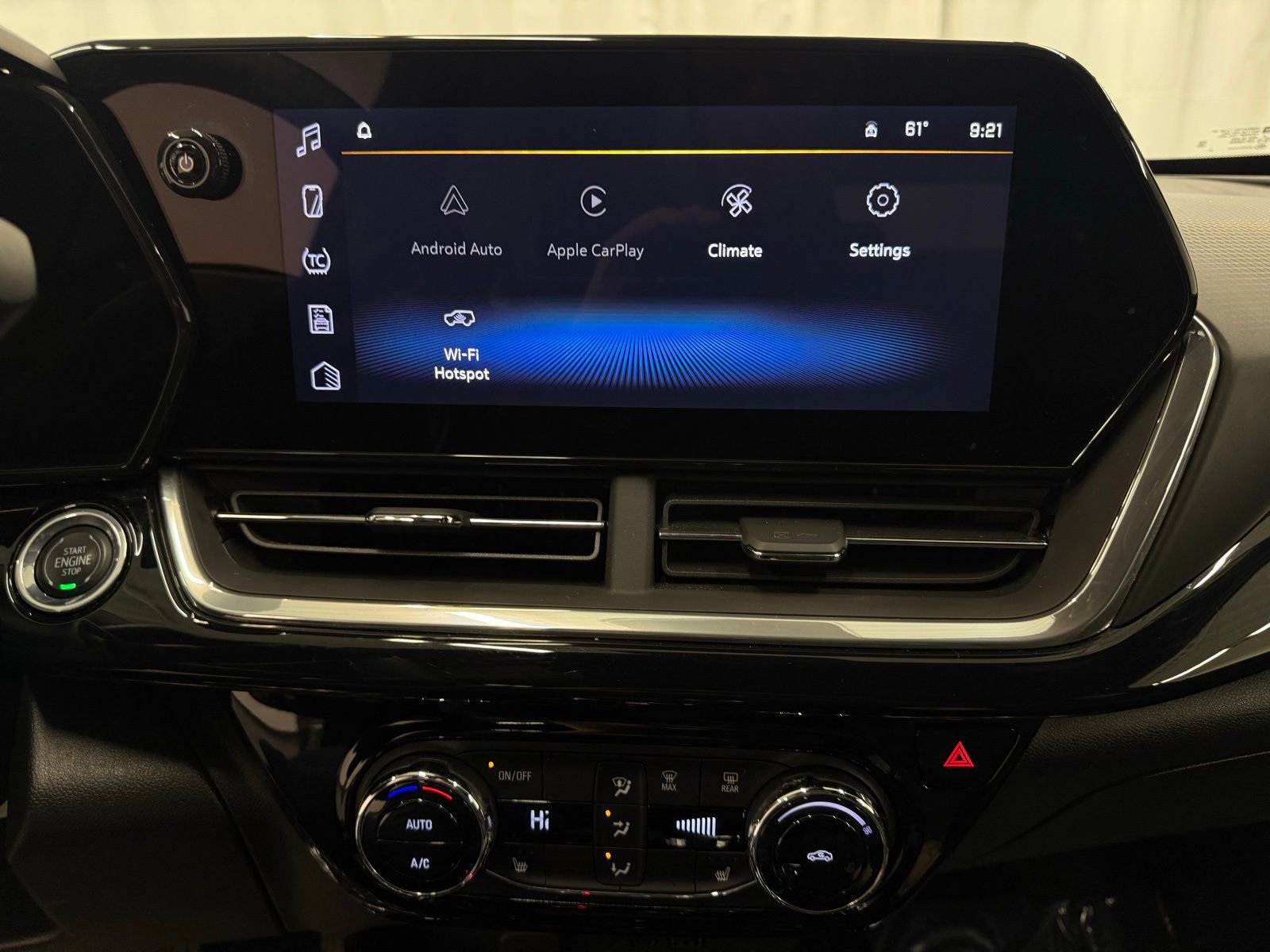 Used 2024 Chevrolet Trax RS w/ Driver Confidence Package image 14