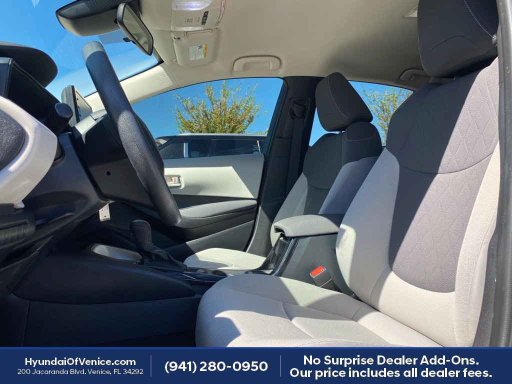 Used 2022 Toyota Corolla LE FWD image 2