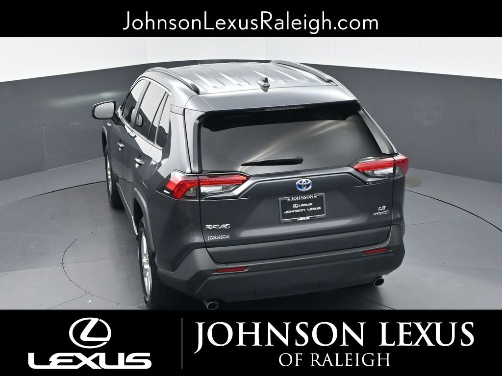 Used 2021 Toyota RAV4 LE AWD/4WD image 28