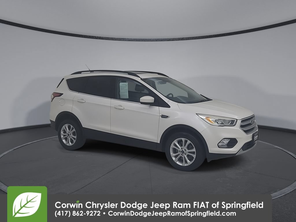 Used 2017 Ford Escape SE w/ SE Leather Comfort Package AWD/4WD video 2