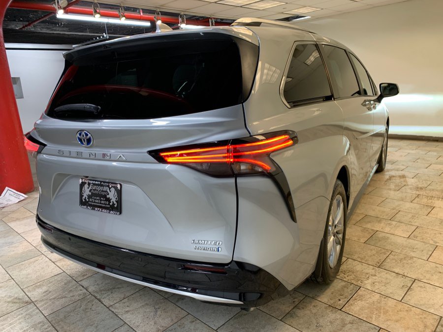 Used 2023 Toyota Sienna Limited w/ Protection Package (TMS) AWD/4WD image 8