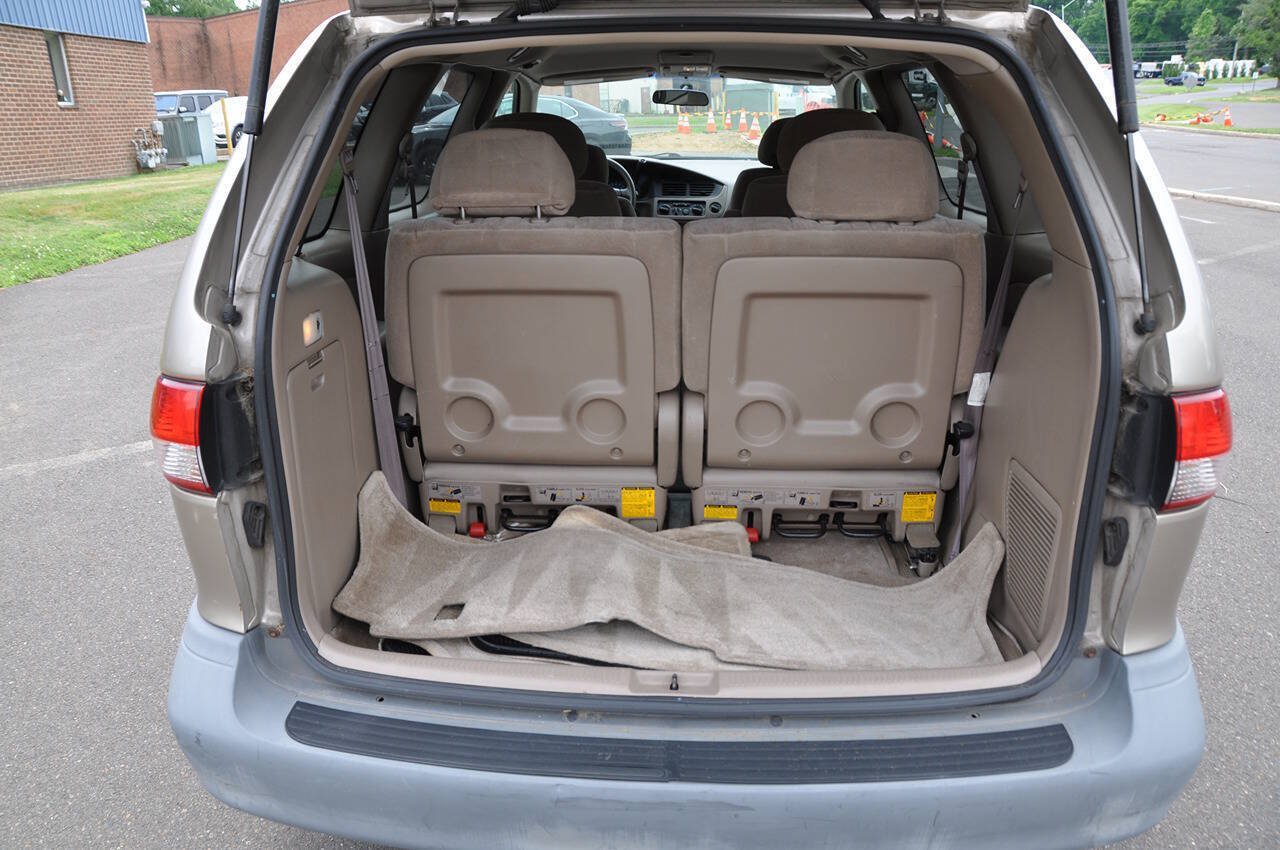 Used 2002 Toyota Sienna LE FWD image 18