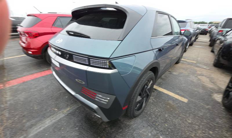 Used 2025 Hyundai Ioniq 5 SE RWD image 4