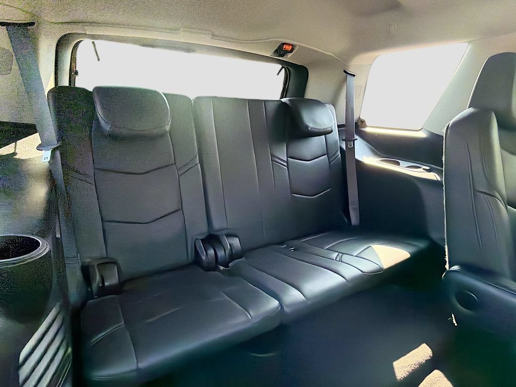Used 2016 Cadillac Escalade Luxury AWD/4WD image 28