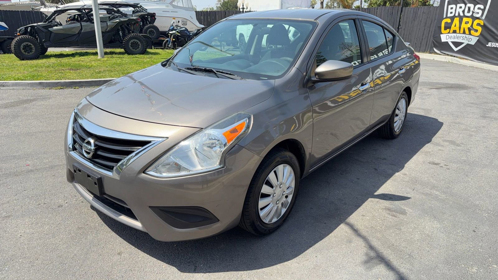Used 2017 Nissan Versa SV FWD image 4