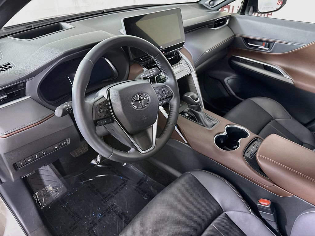 Certified 2023 Toyota Venza Limited AWD/4WD image 18