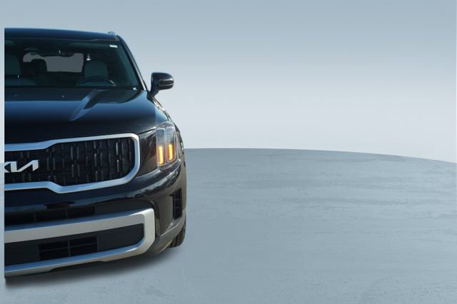 Used 2024 Kia Telluride EX w/ EX Captain's Chair Package image 41