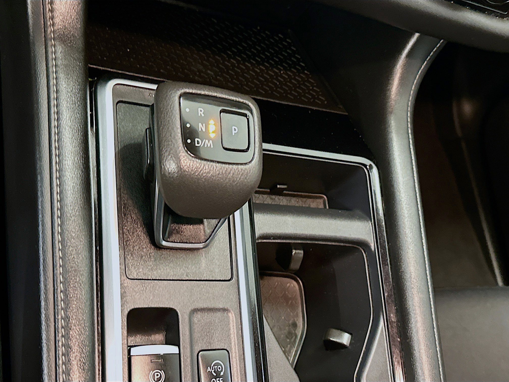 Used 2023 Nissan Pathfinder SV w/ SV Premium Package image 24