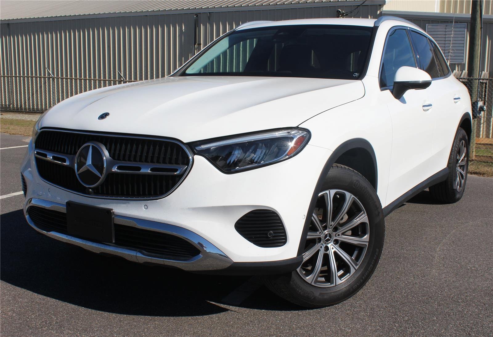 Used 2024 Mercedes-Benz GLC 300 4MATIC image 1