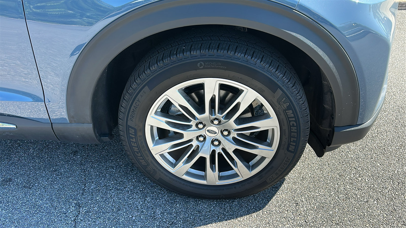 Used 2025 Ford Explorer Active w/ Active Comfort Package AWD/4WD image 9