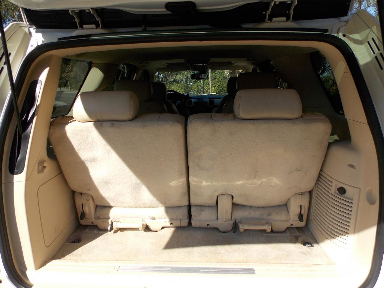 Used 2007 Cadillac Escalade 2WD w/ Information Package image 16