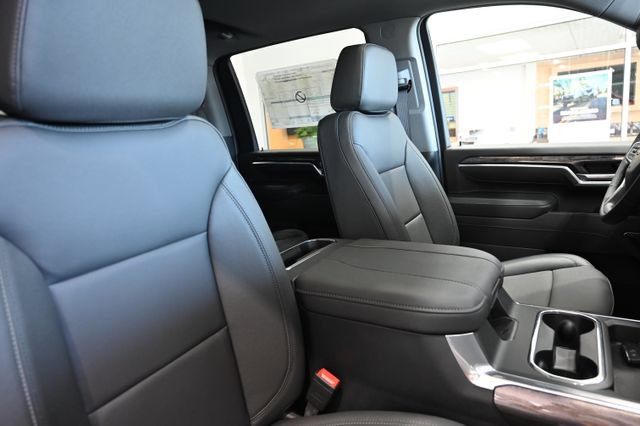 New 2026 Chevrolet Silverado 2500 LTZ w/ LTZ Premium Package AWD/4WD image 11