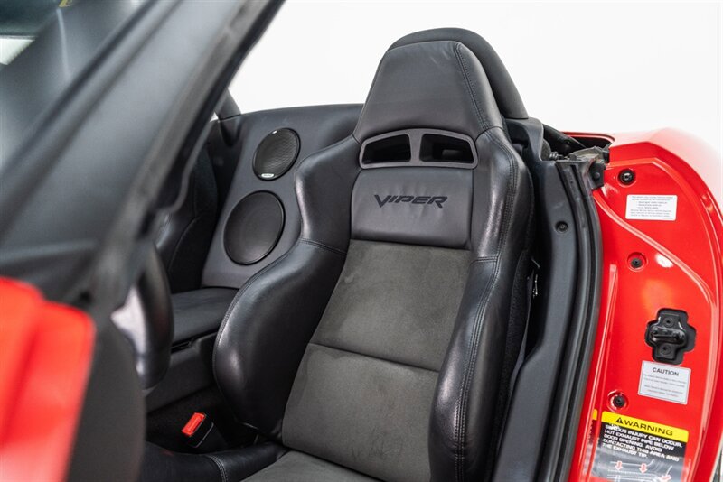 Used 2004 Dodge Viper SRT-10 RWD image 35