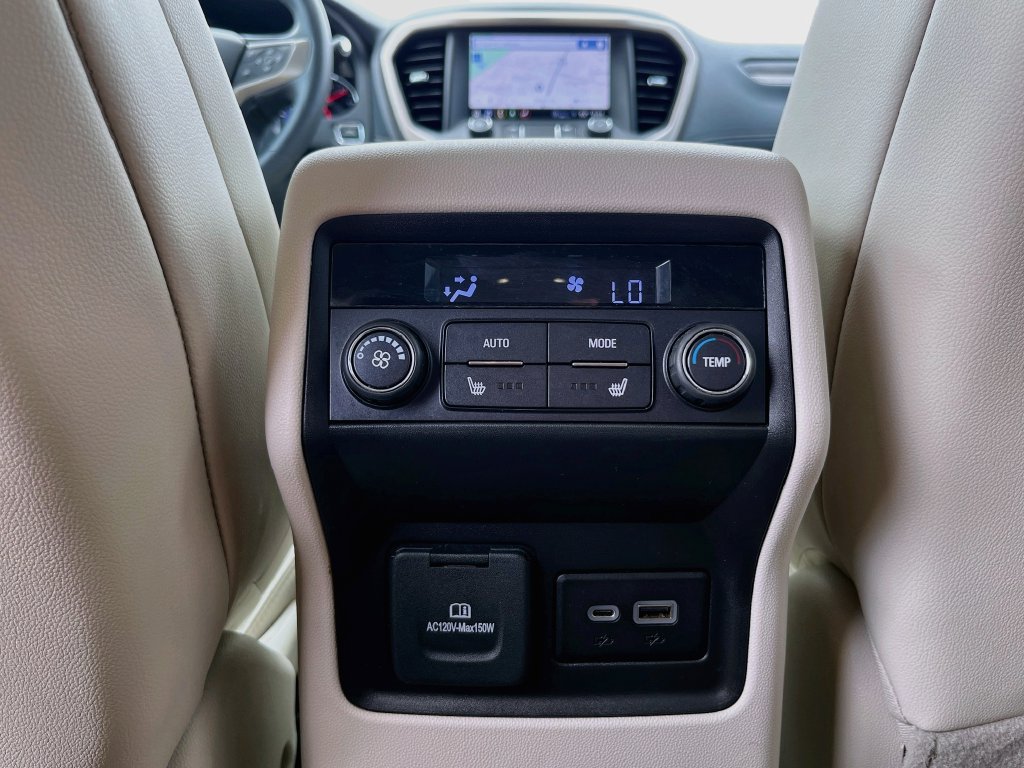 Used 2023 GMC Acadia Denali w/ Denali Ultimate Package FWD image 27