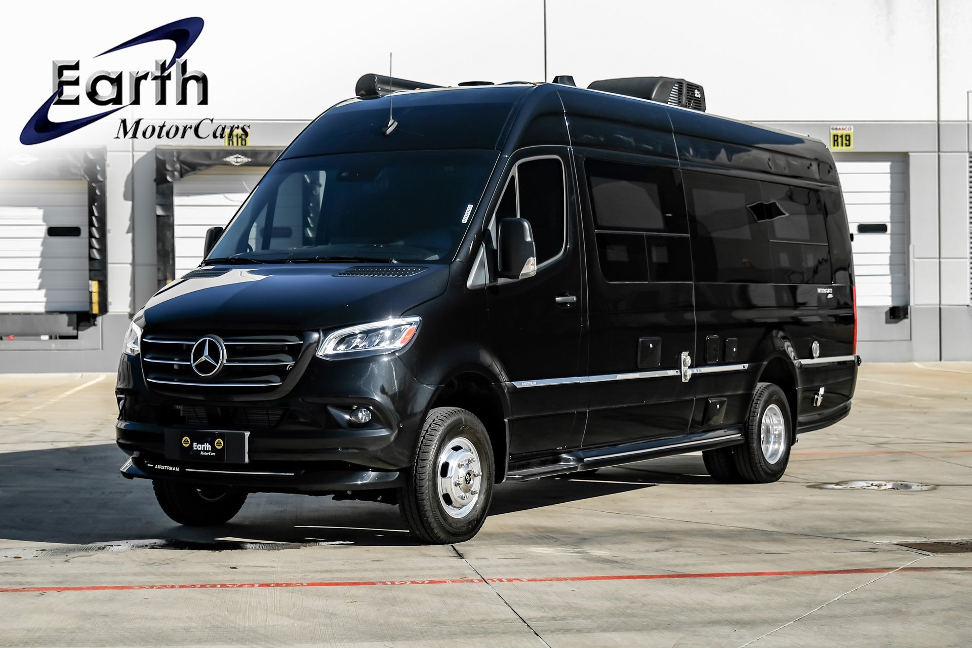 Used 2022 Mercedes-Benz Sprinter 3500 image 1