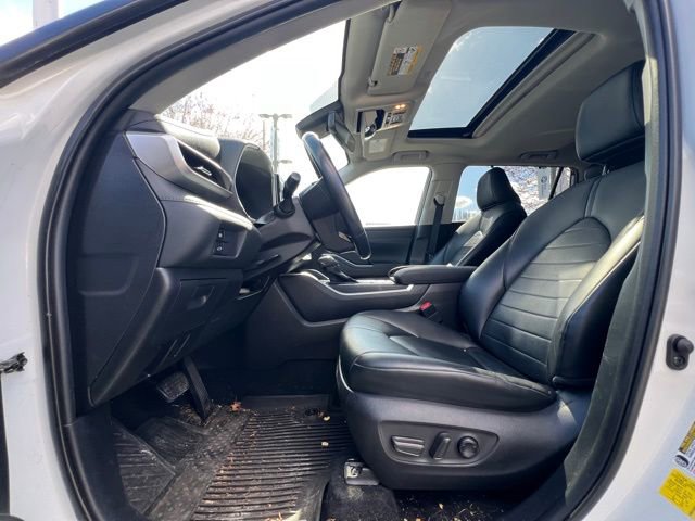 Used 2021 Toyota Highlander XLE image 16