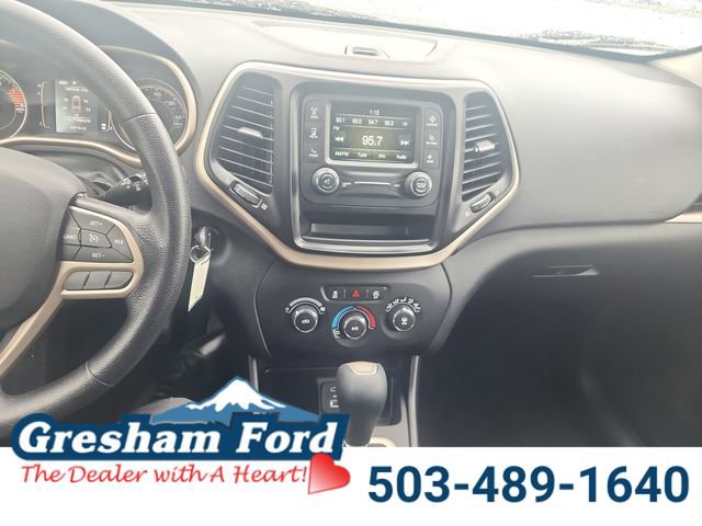 Used 2017 Jeep Cherokee Sport image 21