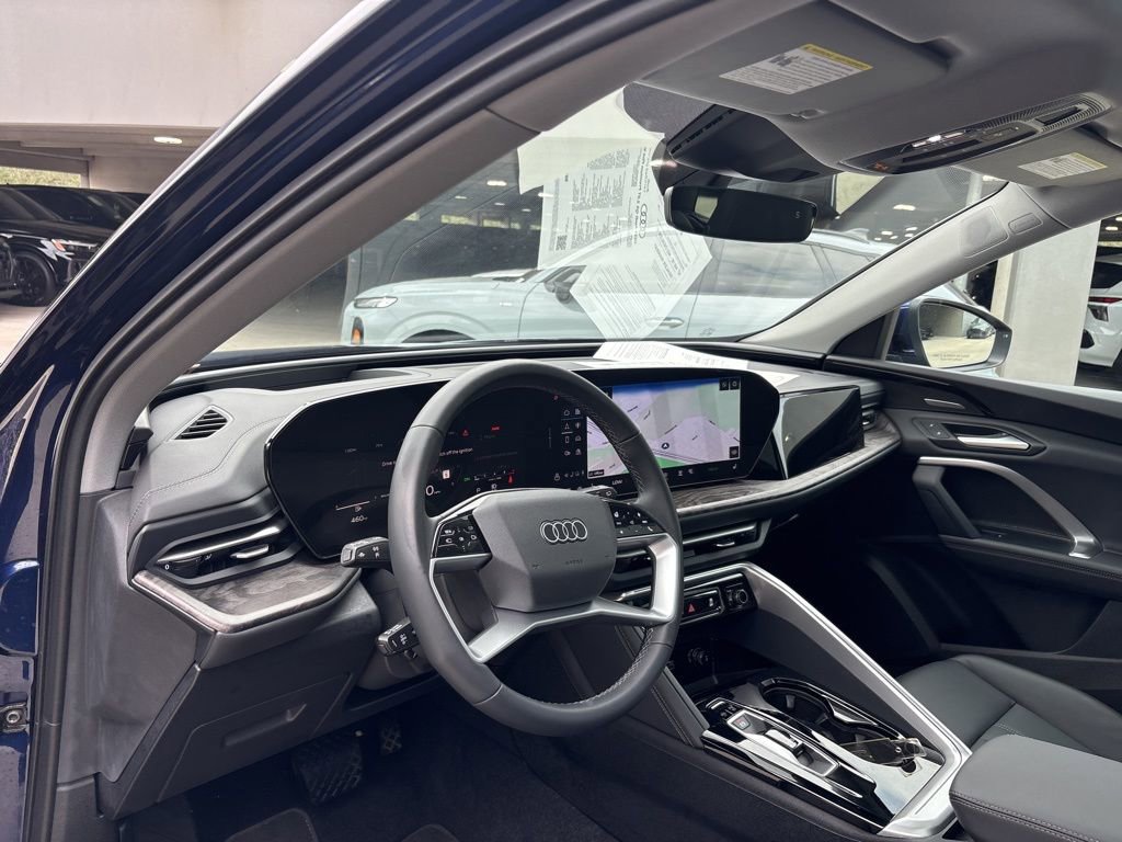 Used 2025 Audi Q5 Premium Plus w/ Premium Plus AWD/4WD image 12