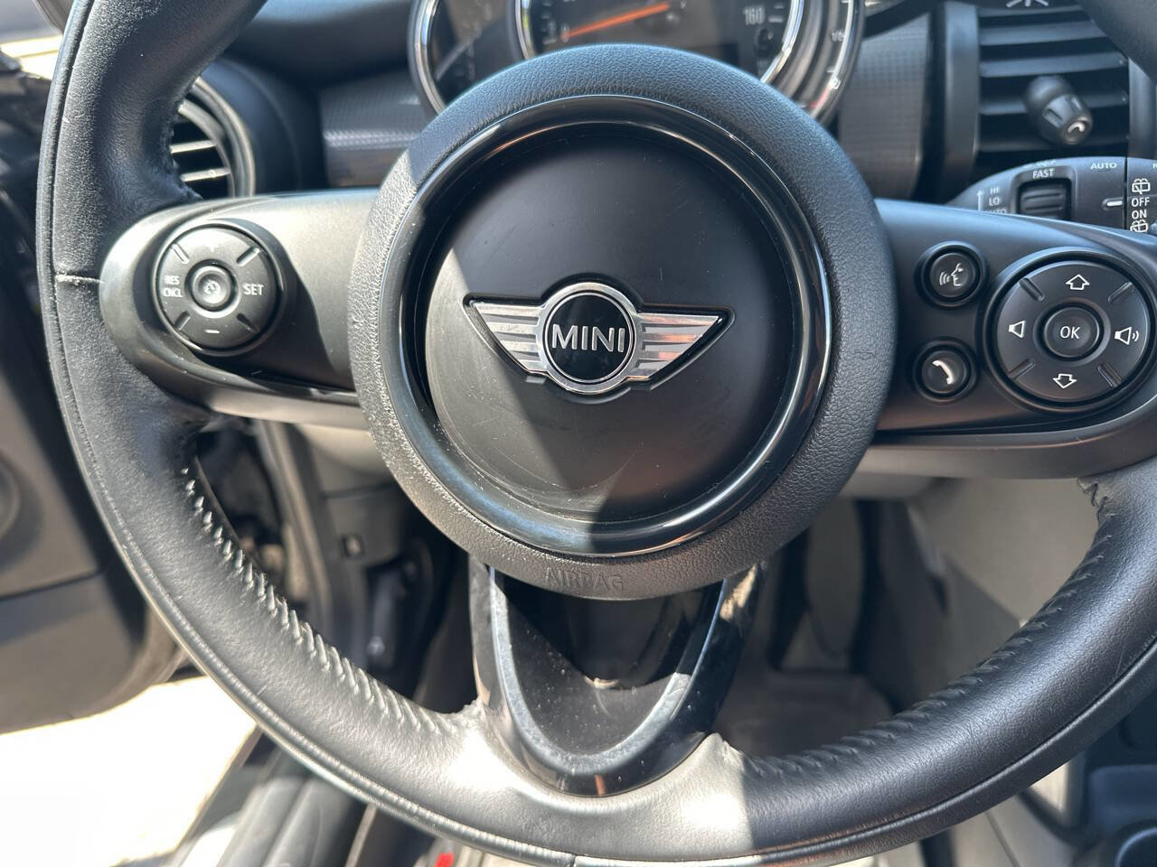 Used 2018 MINI Cooper 2-Door Hardtop FWD image 30