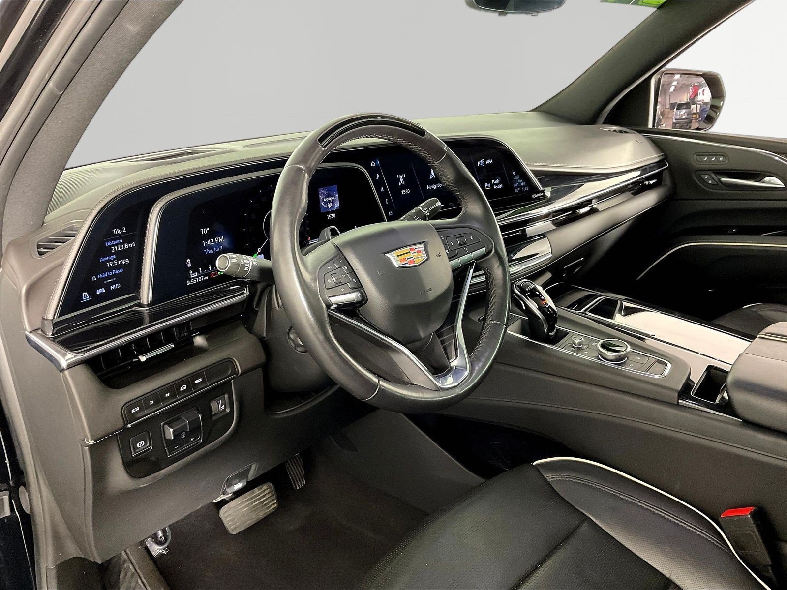 Used 2024 Cadillac Escalade Sport AWD/4WD image 17