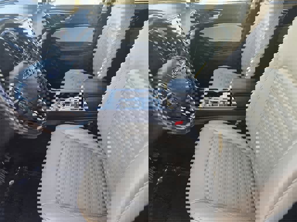 Used 2024 Ford Edge SEL image 16