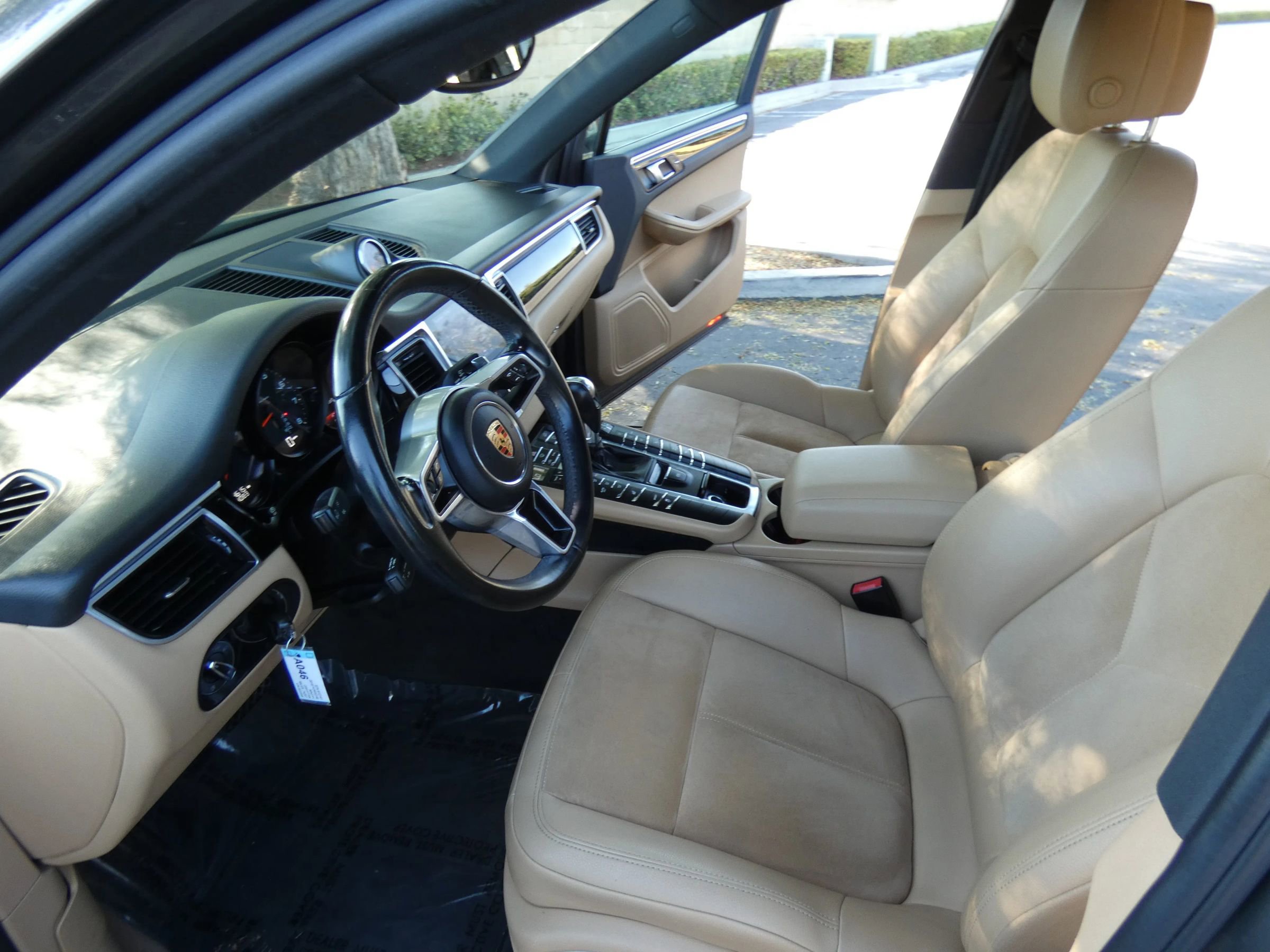 Used 2018 Porsche Macan Sport Edition image 44