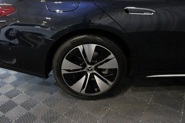 New 2026 Mercedes-Benz E 350 4MATIC Sedan image 9