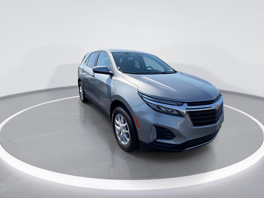 Used 2024 Chevrolet Equinox LT AWD/4WD image 2