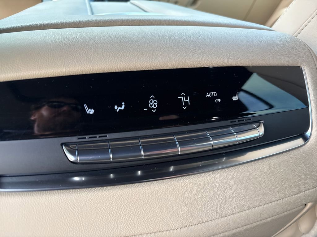 Used 2023 Cadillac Escalade Premium Luxury image 51