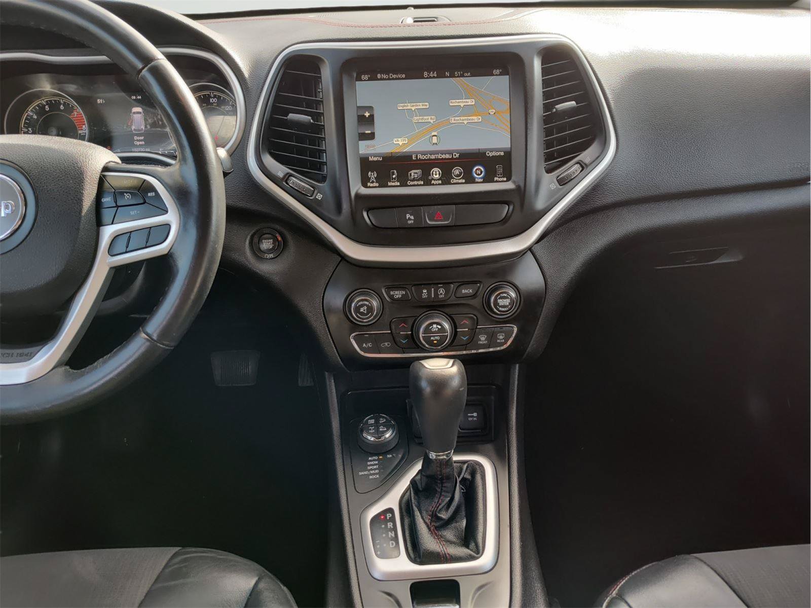 Used 2018 Jeep Cherokee Trailhawk w/ Comfort/Convenience Group AWD/4WD image 11