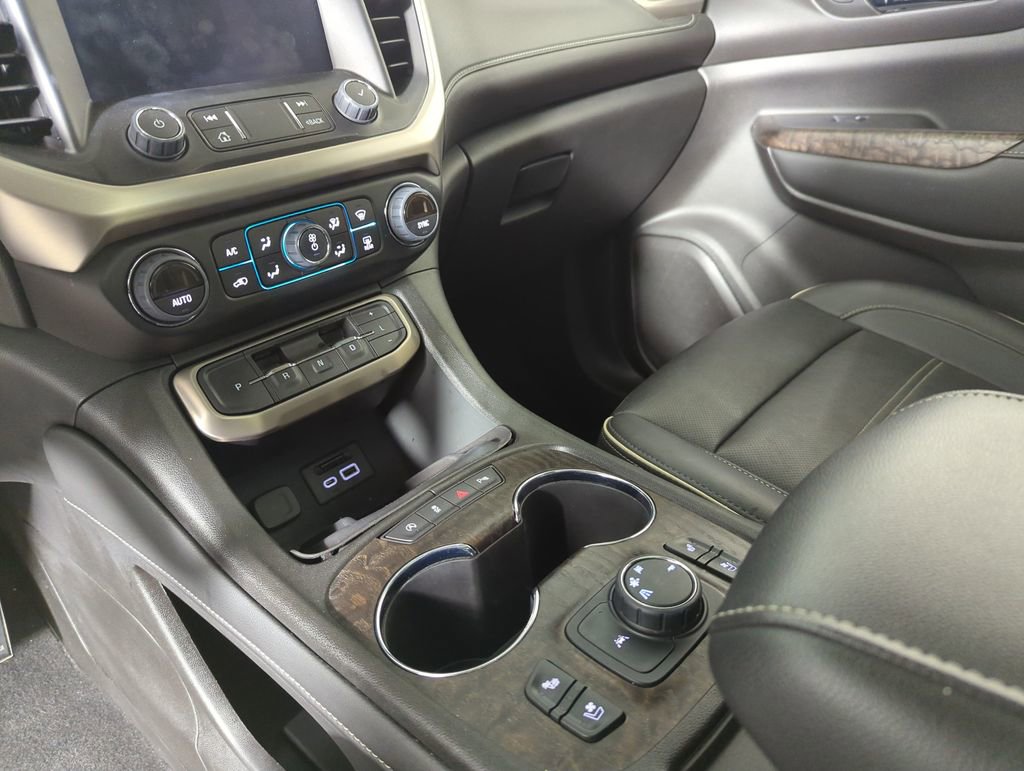 Used 2022 GMC Acadia Denali w/ Denali Ultimate Package image 19