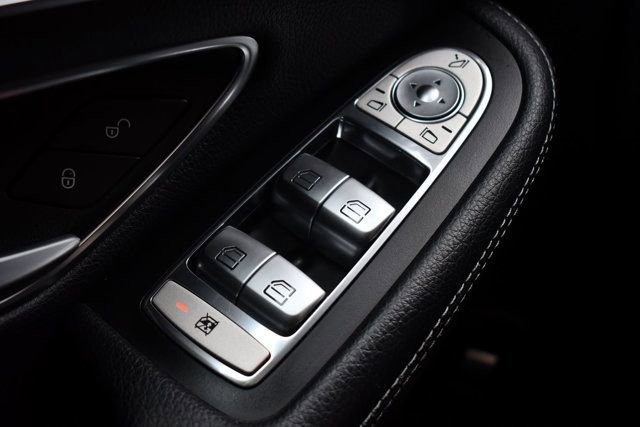 Used 2018 Mercedes-Benz GLC 300 GLC 300 4MATIC SUV w/ Multimedia Package image 19