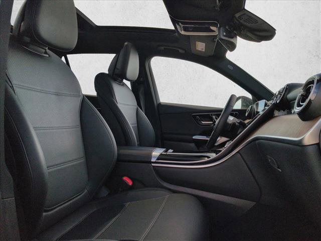 Used 2025 Mercedes-Benz GLC 300 4MATIC image 21