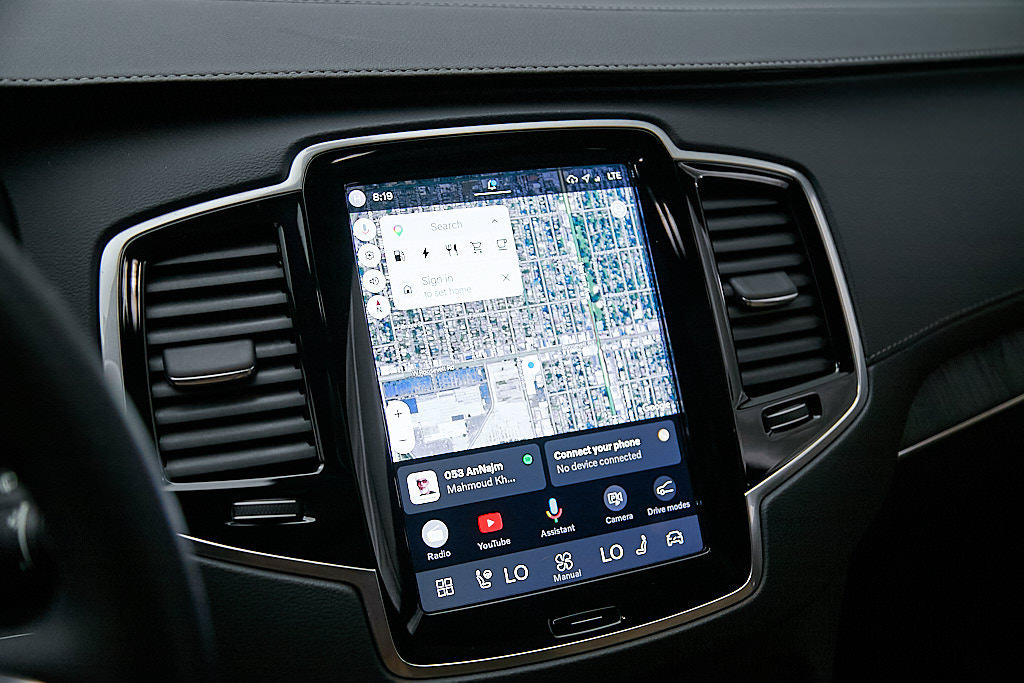 Certified 2024 Volvo XC90 T8 Ultimate AWD/4WD image 17