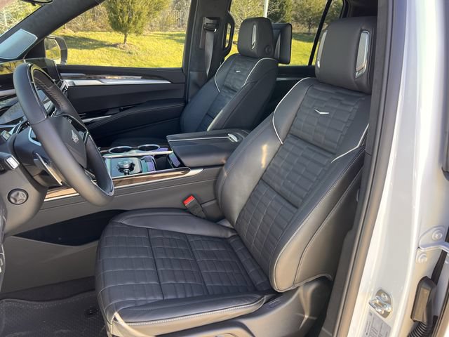 New 2026 Cadillac Escalade ESV Platinum Sport w/ LPO, ONYX Package AWD/4WD image 21