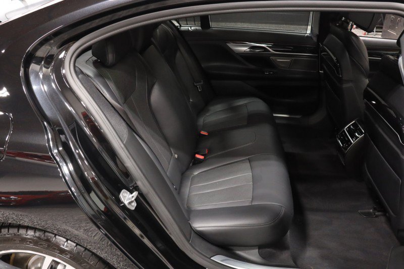 Used 2020 BMW 750i xDrive w/ Executive Package AWD/4WD image 51