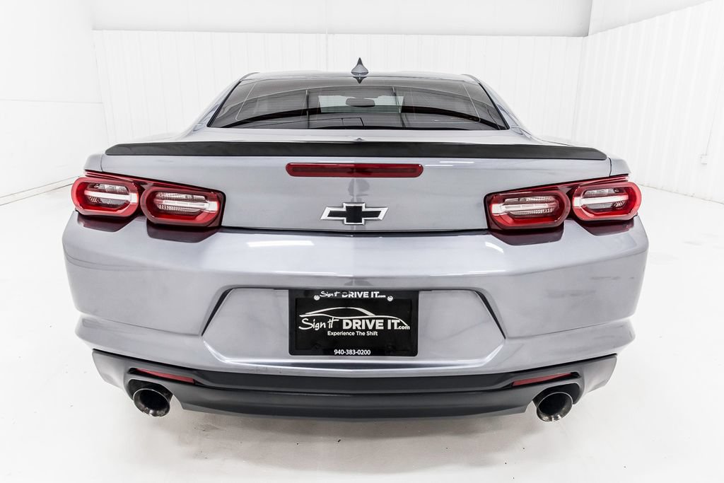 Used 2021 Chevrolet Camaro LT RWD image 7