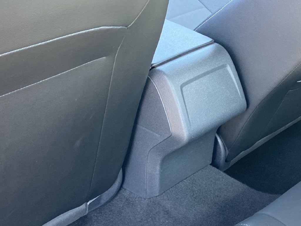 Used 2025 Volkswagen Jetta SE FWD image 16