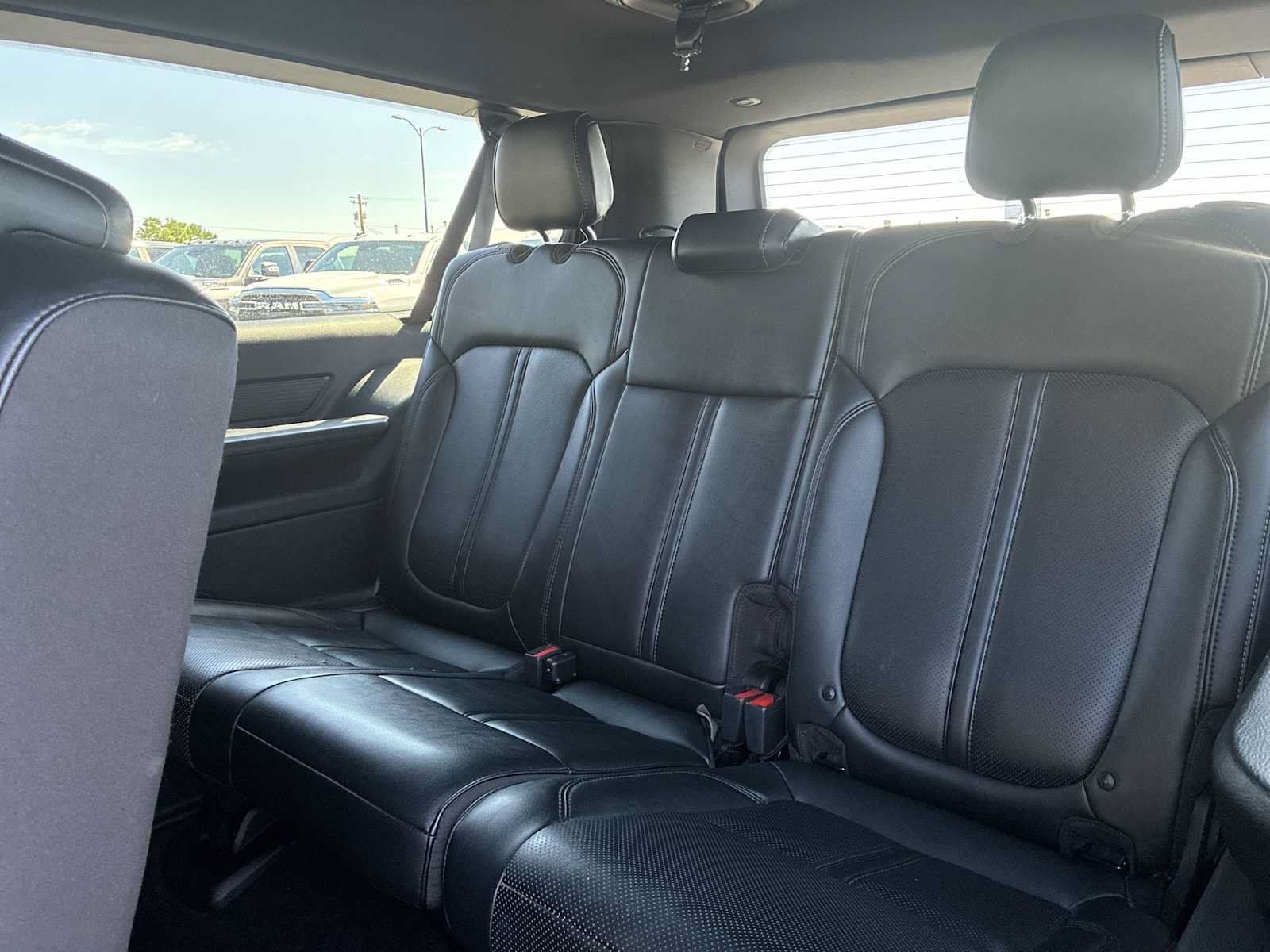 Certified 2024 Jeep Wagoneer L Series II w/ Flexible Seating Group AWD/4WD image 25