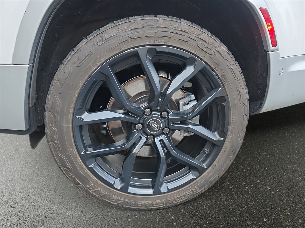 Used 2023 Land Rover Defender 130 First Edition image 36