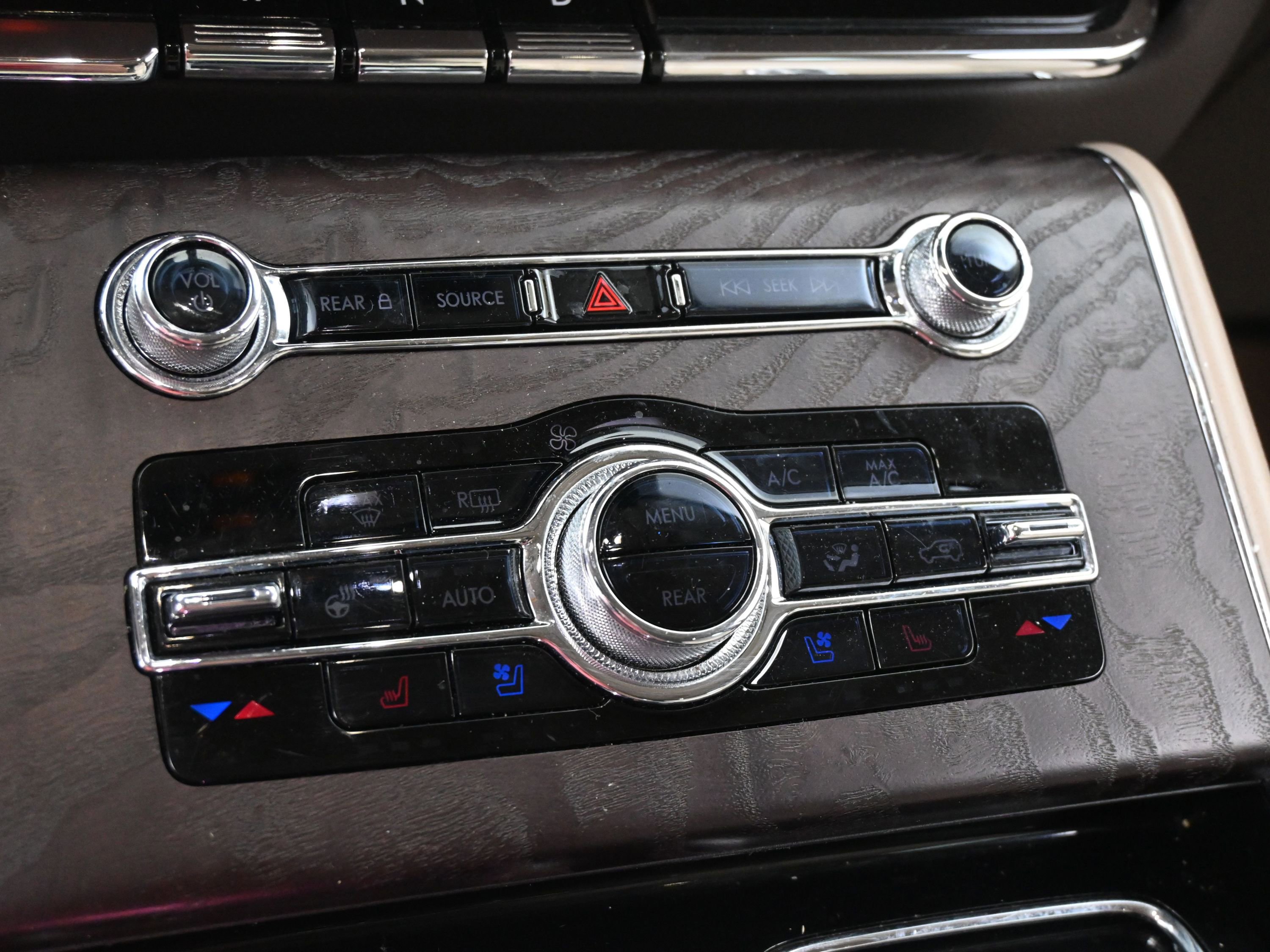 Used 2022 Lincoln Aviator Reserve w/ Equipment Group 201A image 14