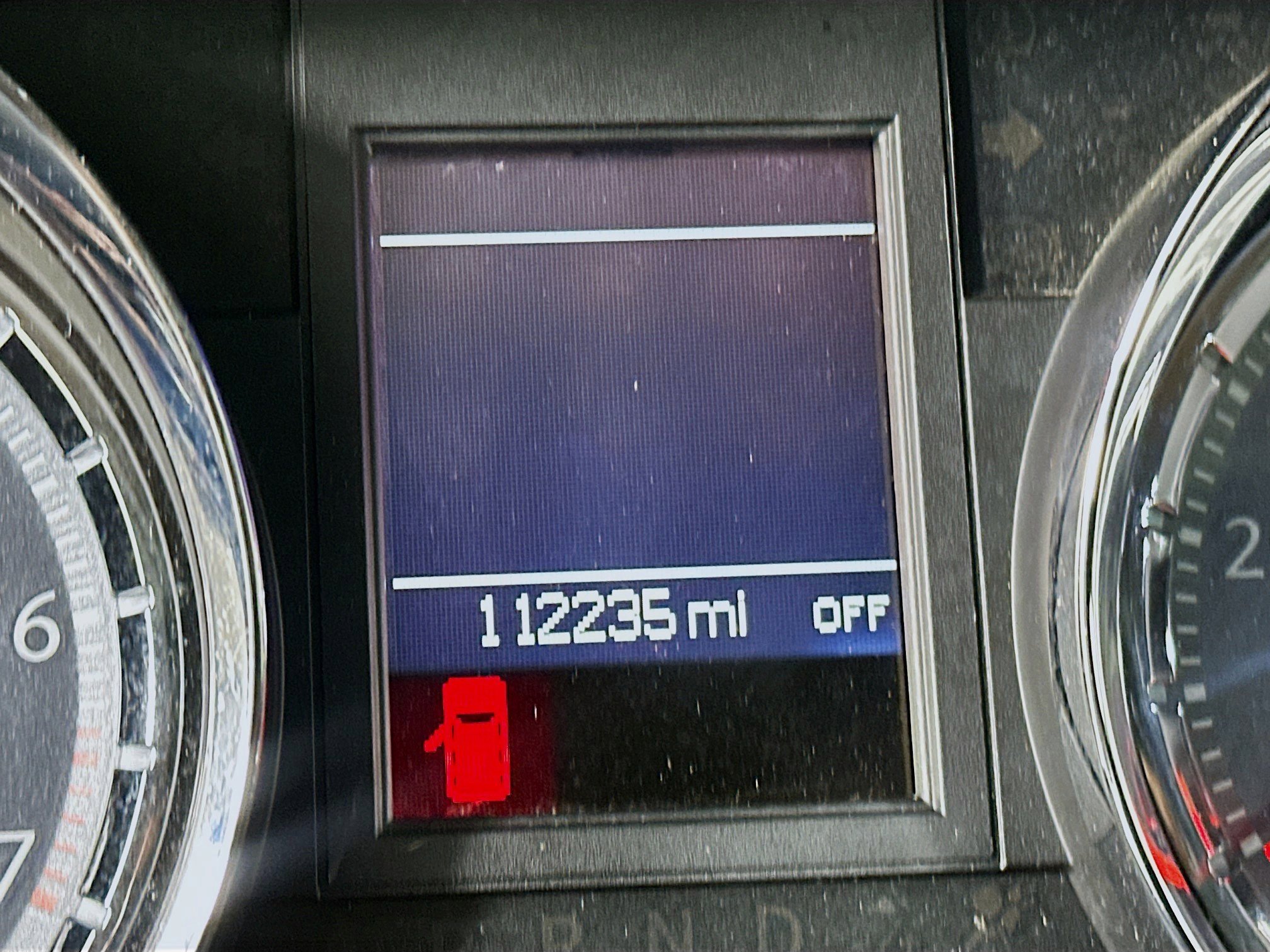 Used 2015 Chrysler Town & Country Touring FWD image 18
