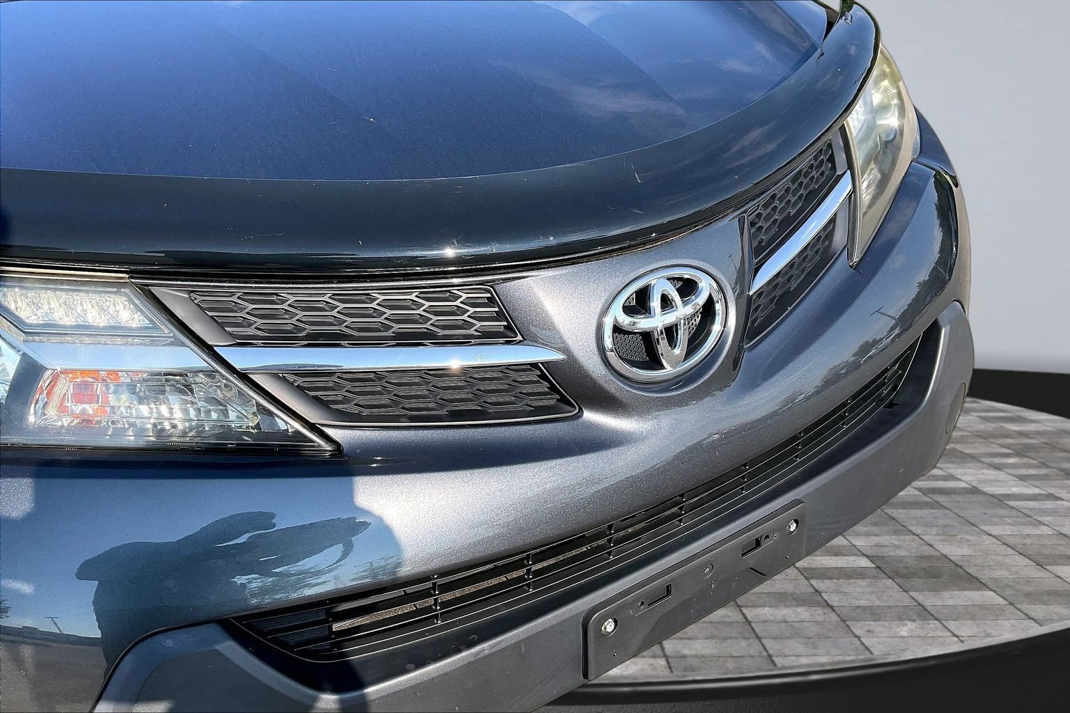 Used 2015 Toyota RAV4 XLE AWD/4WD image 29