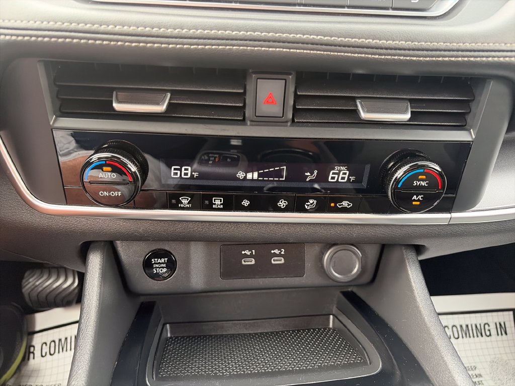 Used 2025 Nissan Rogue SV FWD image 18
