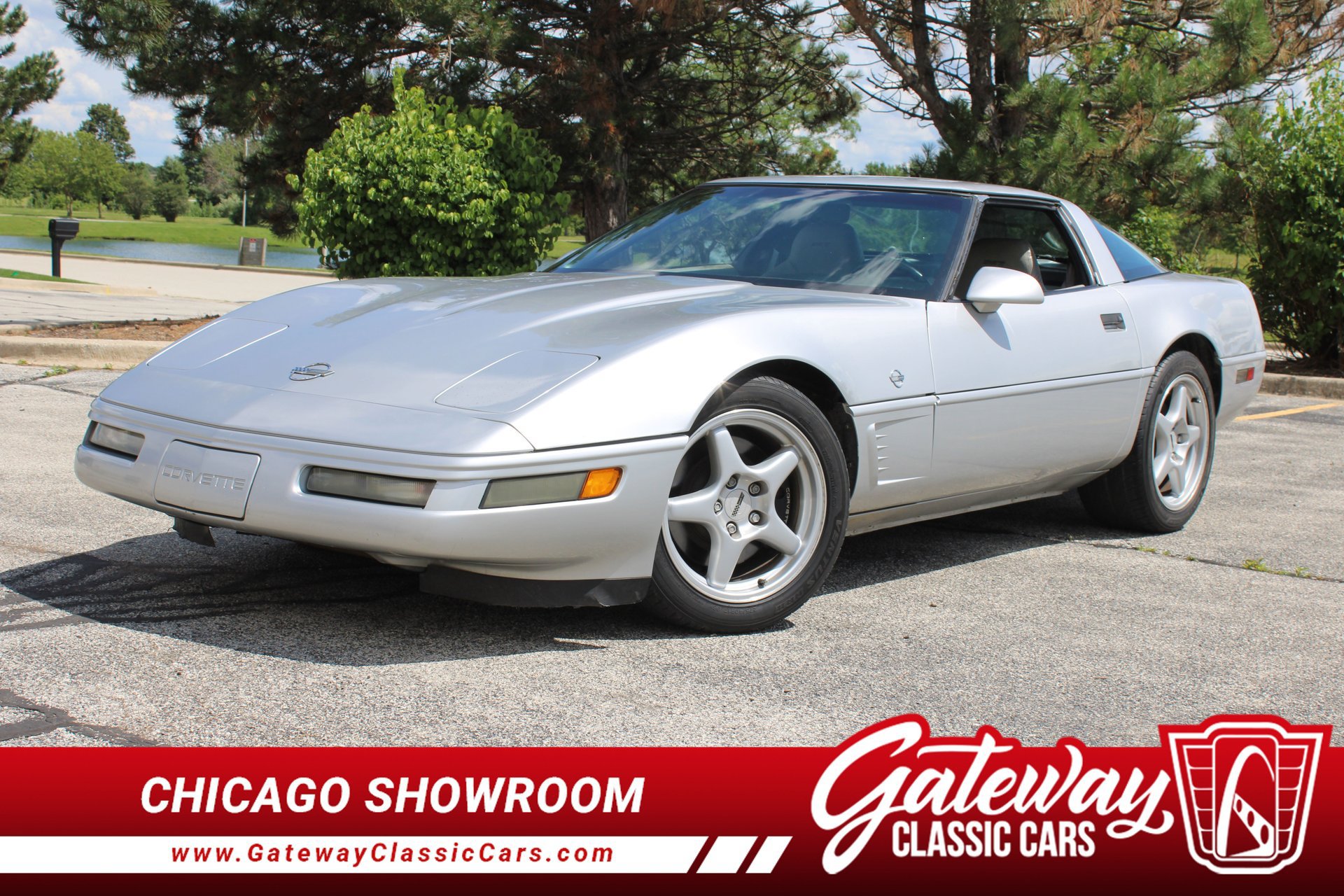 Used 1996 Chevrolet Corvette Coupe RWD image 1