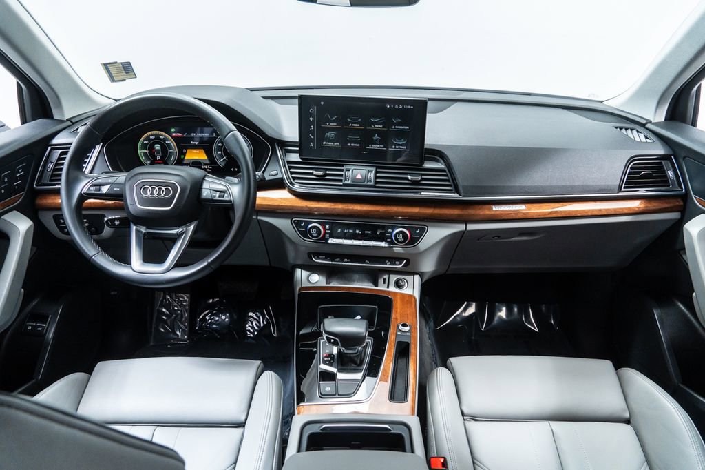 Used 2022 Audi Q5 e Premium w/ Convenience Package image 21