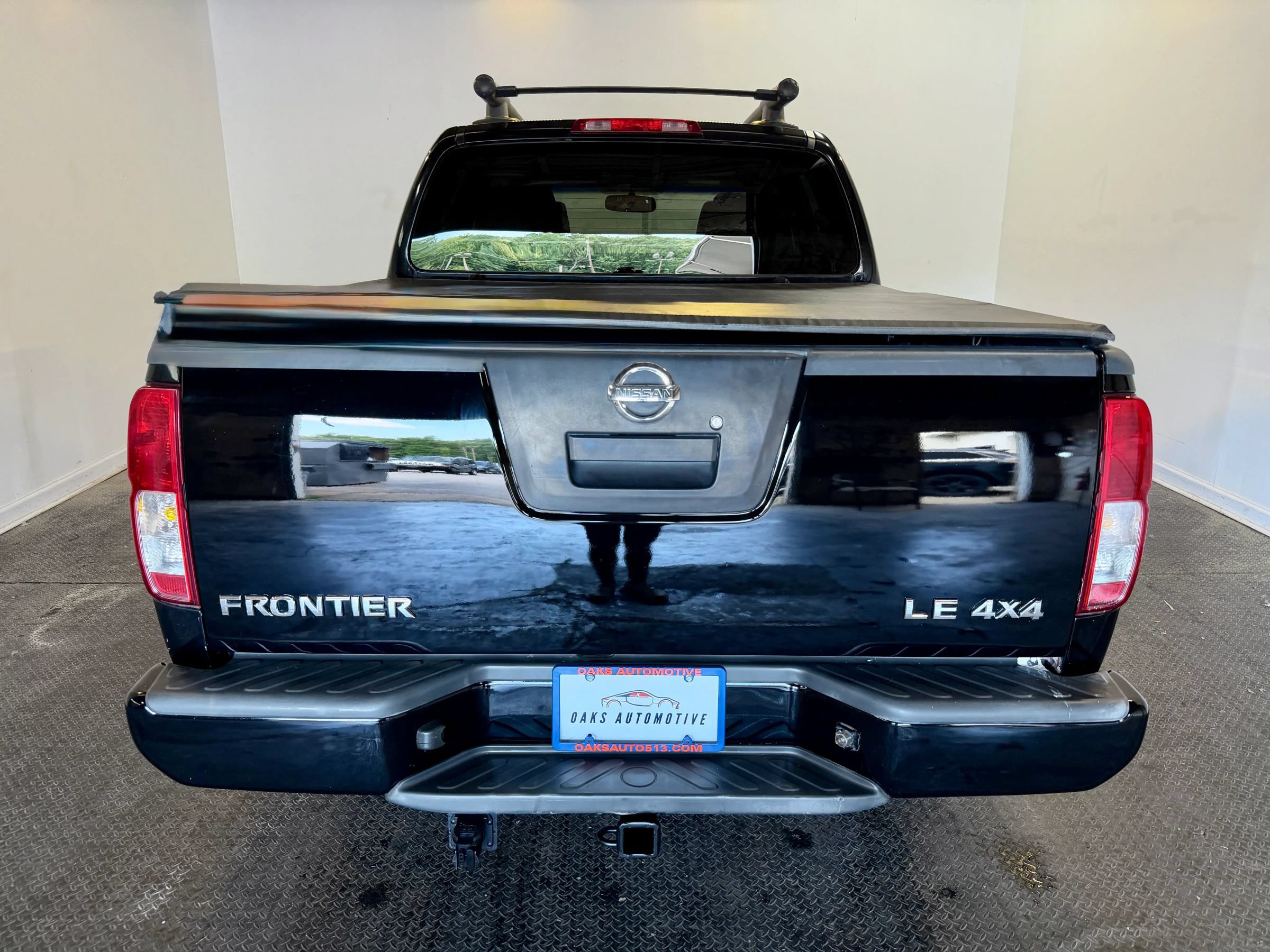 Used 2008 Nissan Frontier LE AWD/4WD image 6