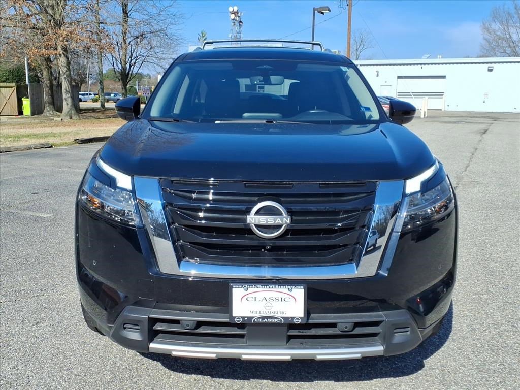 Used 2024 Nissan Pathfinder SL w/ Cargo Package image 2